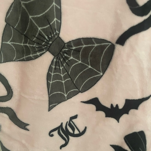 Juicy Couture Halloween Black Grey Pink Bows Skulls Bats Blanket 60x70 oversized - Picture 3 of 5